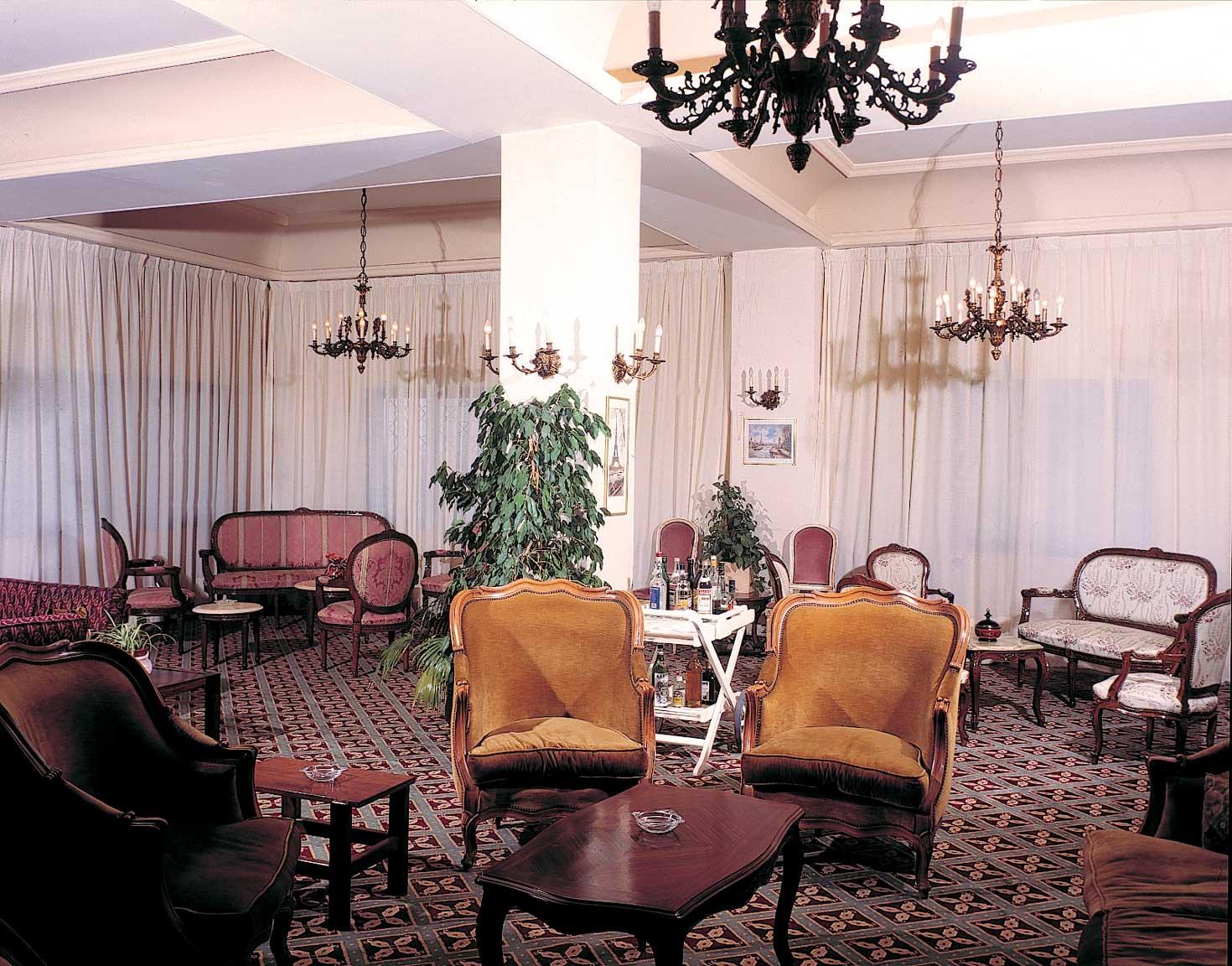 Le Crillon Hotell Brummana Exteriör bild