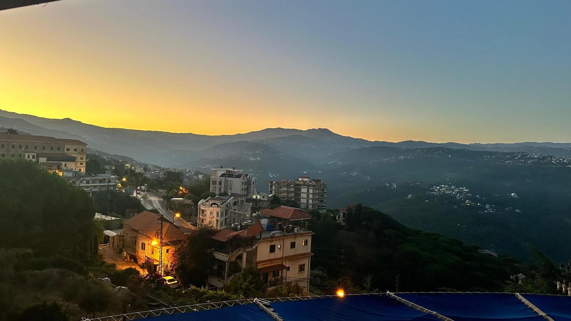 Le Crillon Hotell Brummana Exteriör bild