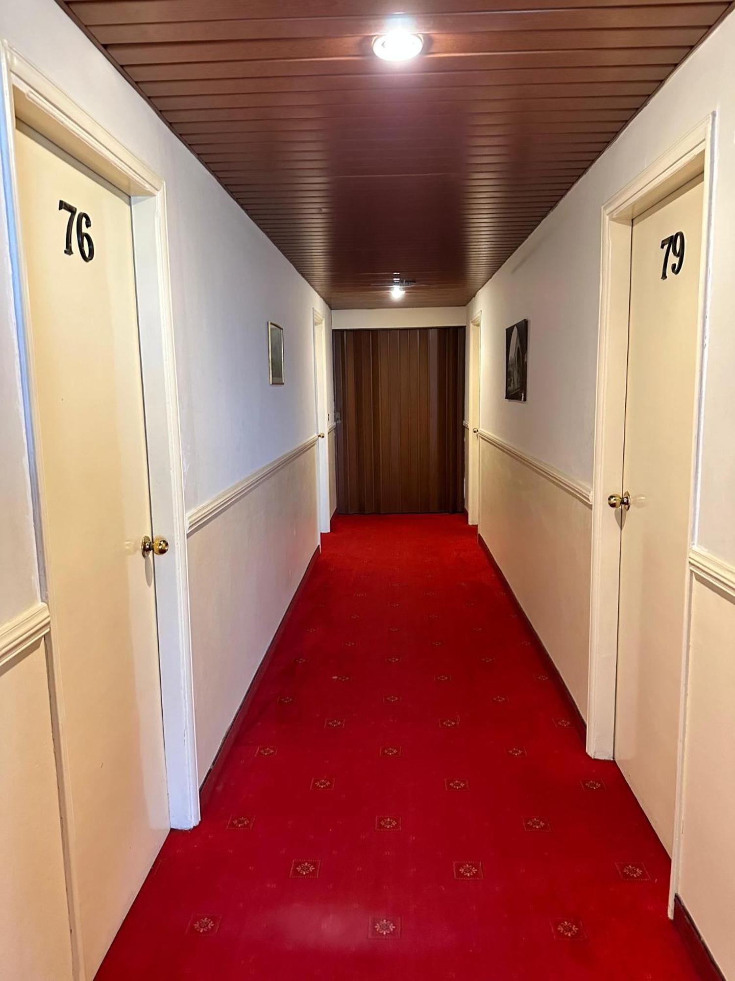 Le Crillon Hotell Brummana Exteriör bild