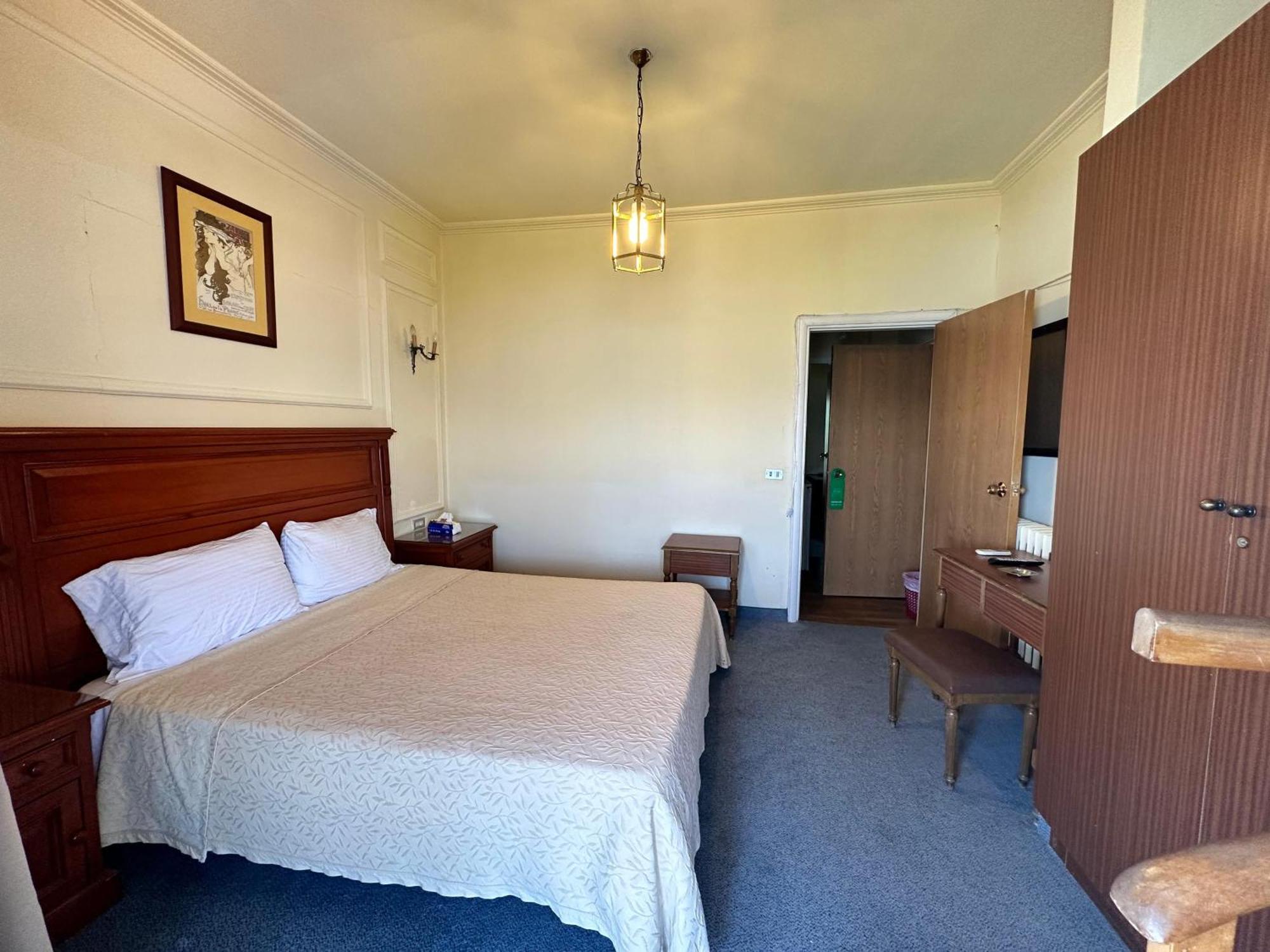 Le Crillon Hotell Brummana Exteriör bild